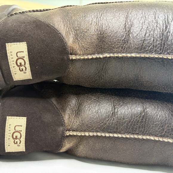 UGG - Picture 2 of 7